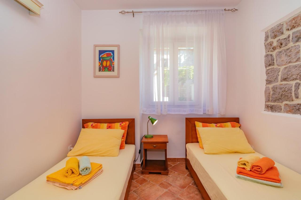 Apartments Bigovo Veljic Тиват Экстерьер фото