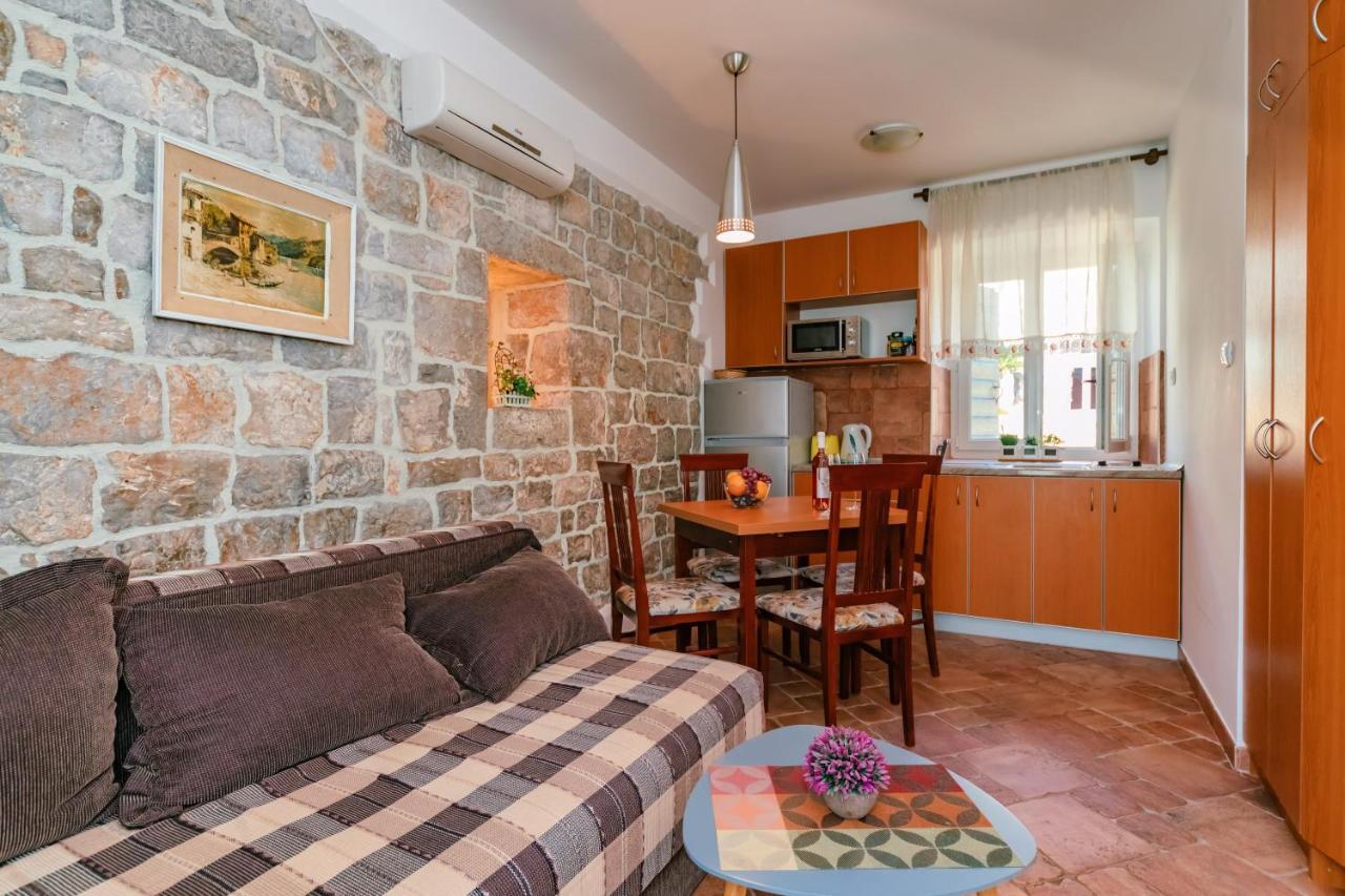 Apartments Bigovo Veljic Тиват Экстерьер фото