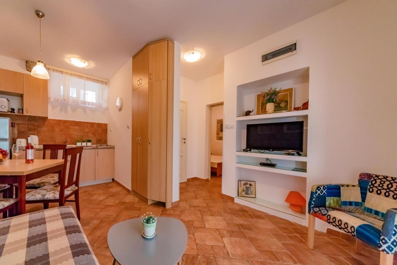 Apartments Bigovo Veljic Тиват Экстерьер фото