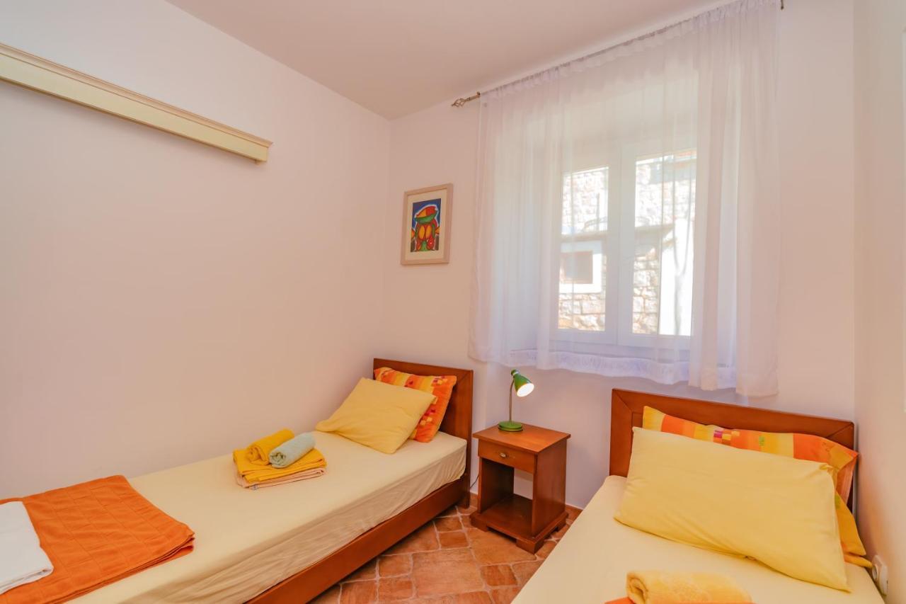 Apartments Bigovo Veljic Тиват Экстерьер фото