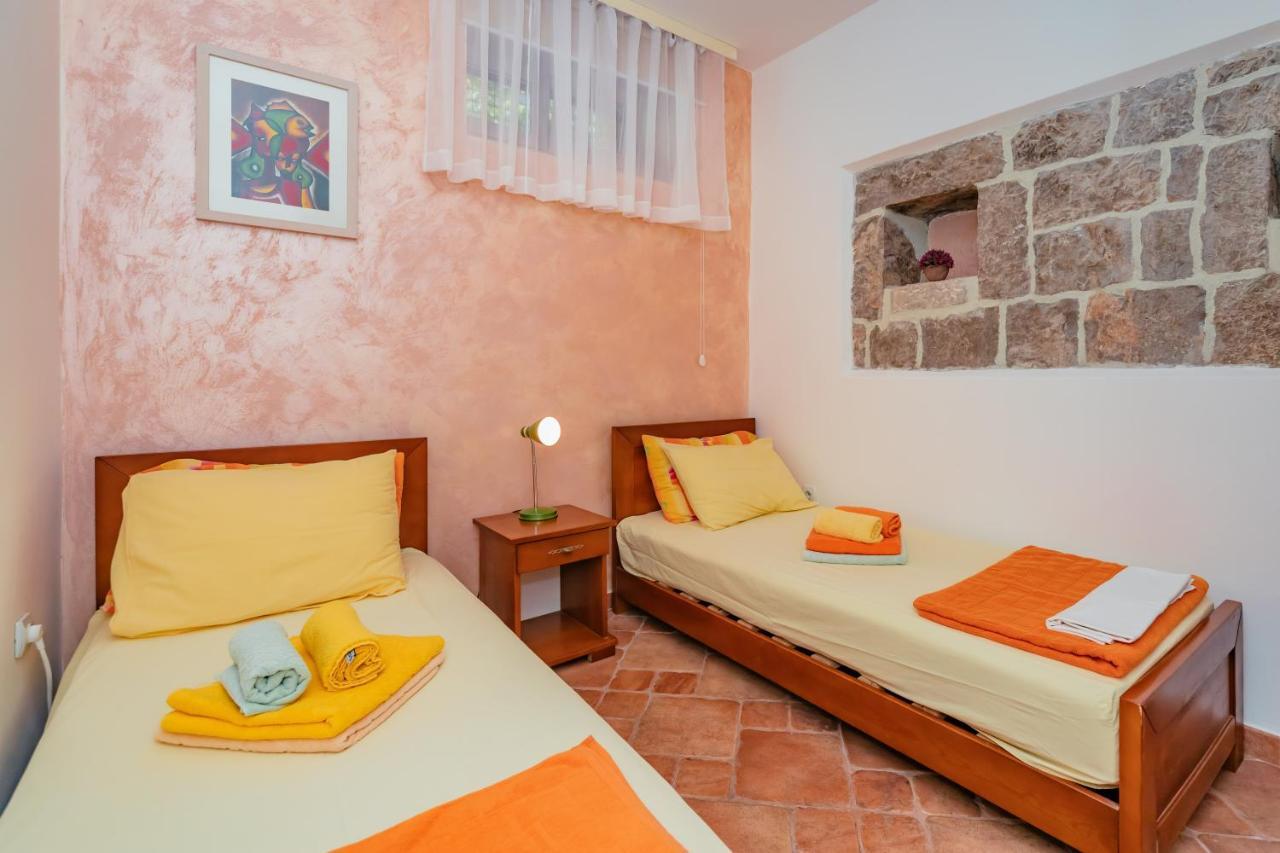 Apartments Bigovo Veljic Тиват Экстерьер фото