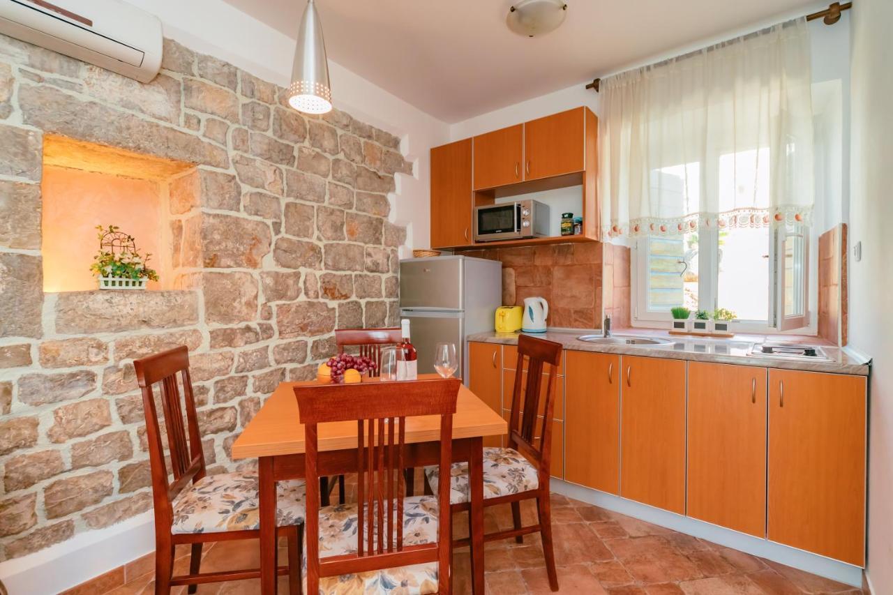Apartments Bigovo Veljic Тиват Экстерьер фото